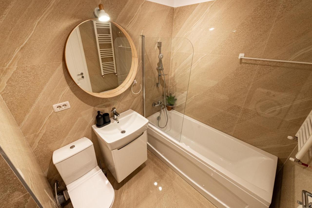 Central Spacious Apartment 506 Bukares Bagian luar foto