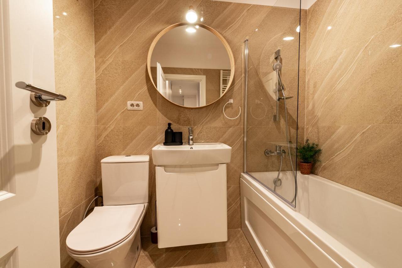 Central Spacious Apartment 506 Bukares Bagian luar foto